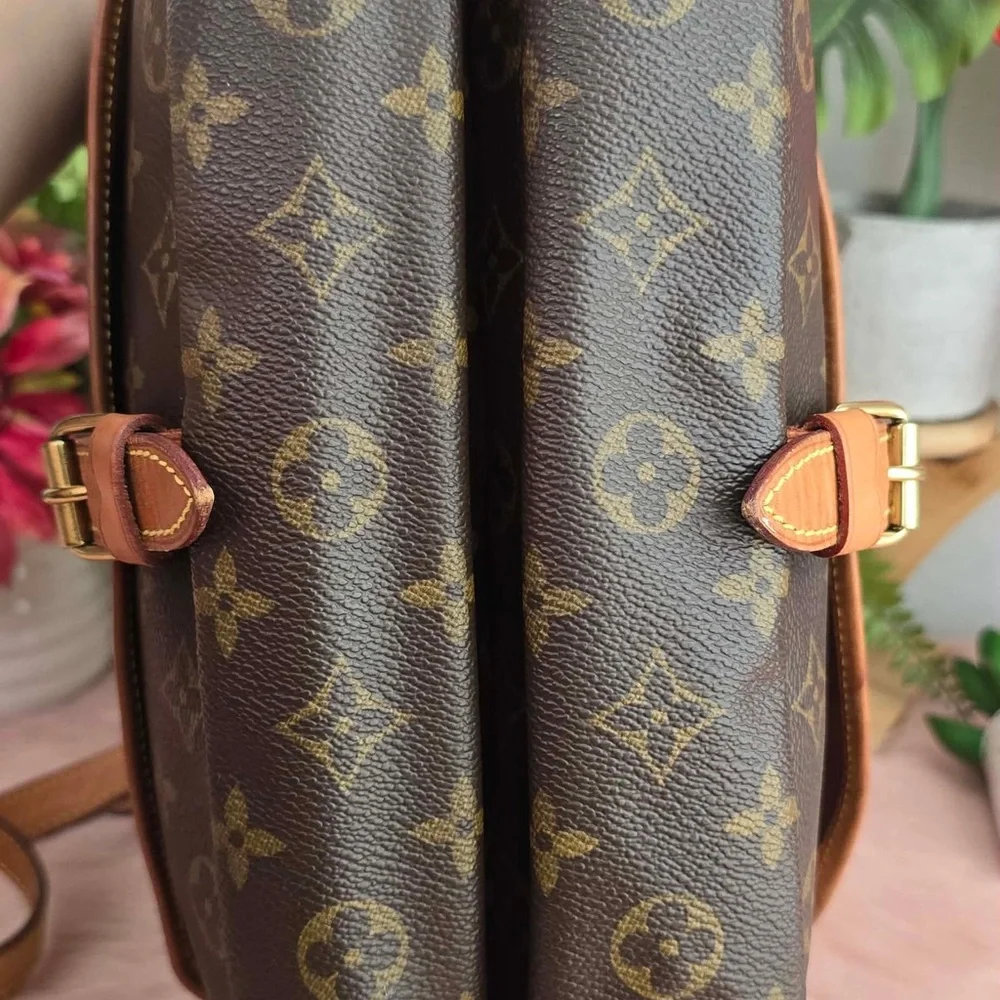 Louis Vuitton Monogram Canvas Crossbody Bag - Brown/Tan